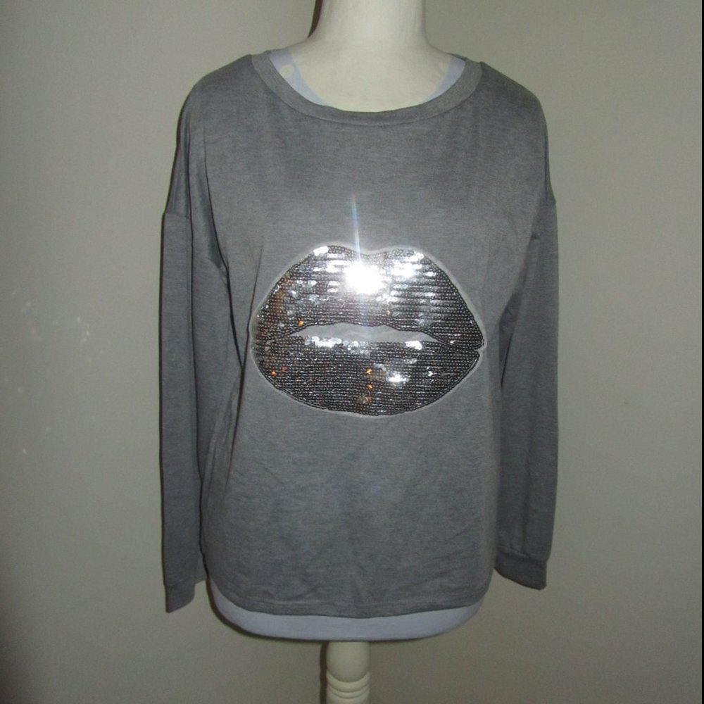 Women Chic Boutique Rose CBR L/S Gray/Silver Sequin Top XL NWT.